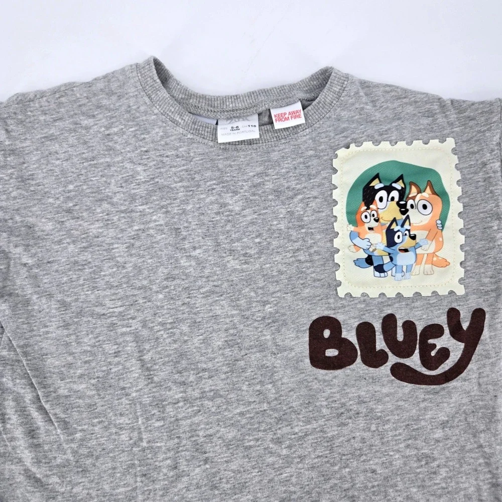 Zara Kids Bluey Family‎ Postage Stamp Flocked Grey Graphic T-Shirt Size 5-6Y